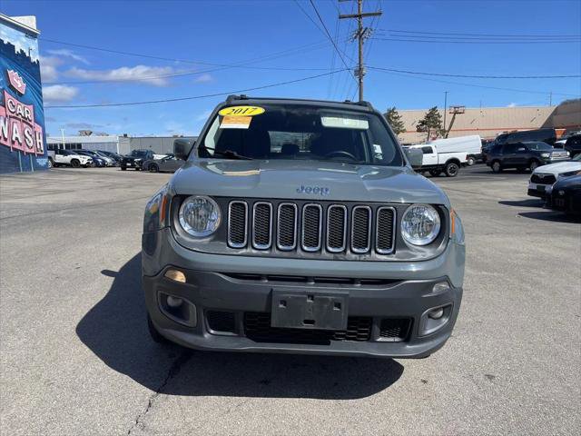 Used 2017 Jeep Renegade Latitude w/ Safety & Security Group (ALP) AWD/4WD image 5