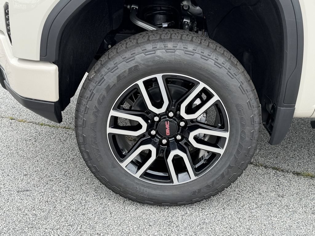 New 2026 GMC Sierra 1500 AT4 w/ Technology Package AWD/4WD image 23