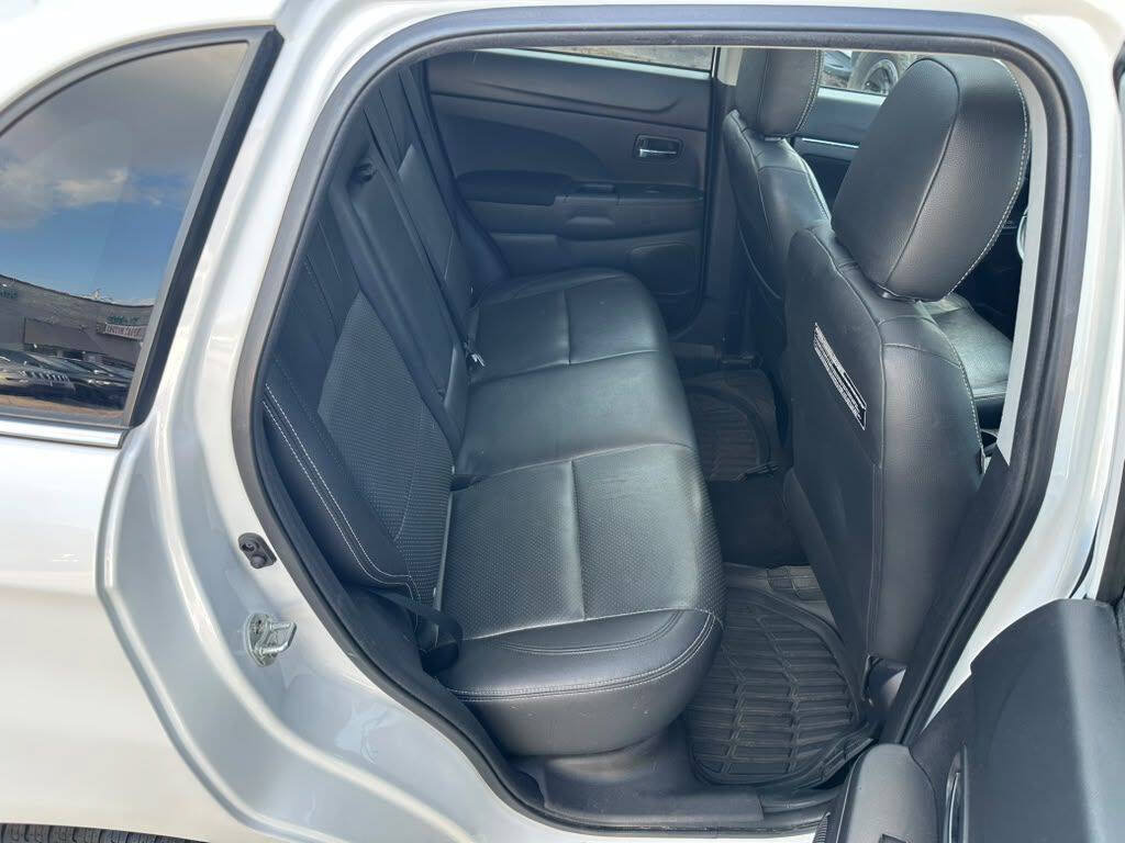 Used 2013 Mitsubishi Outlander Sport SE AWD/4WD image 24