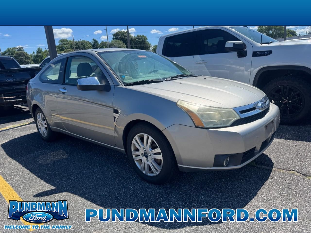 Used 2008 Ford Focus SE FWD image 1