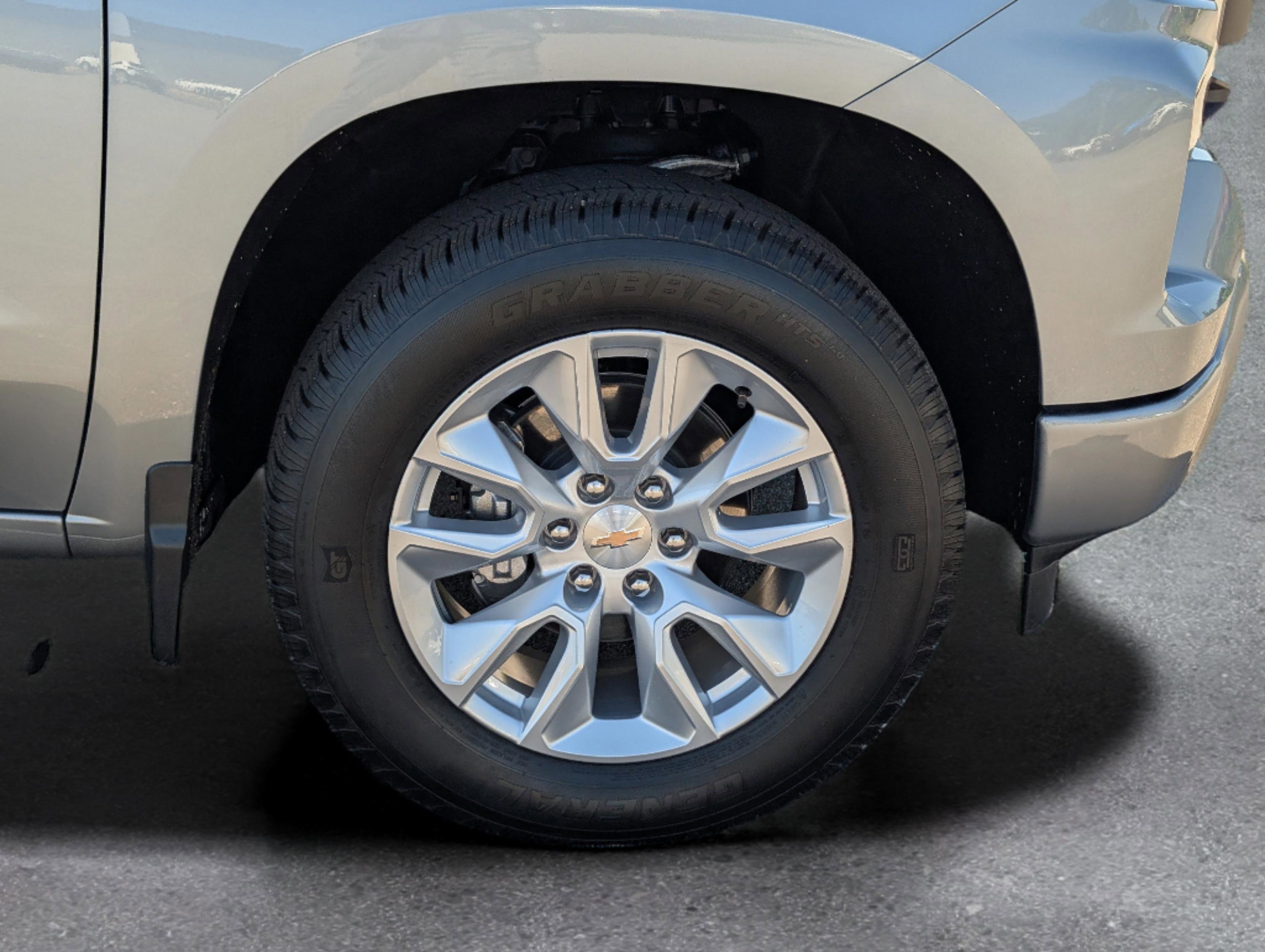 Used 2025 Chevrolet Silverado 1500 Custom image 6