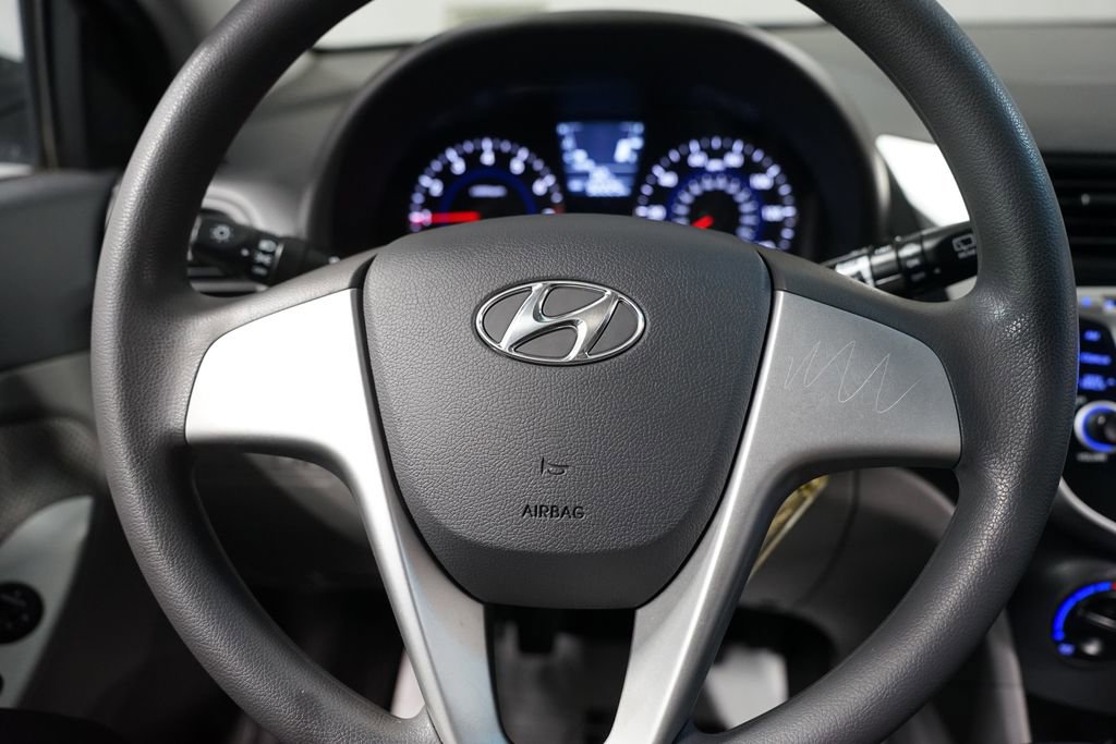 Used 2013 Hyundai Accent GS image 12