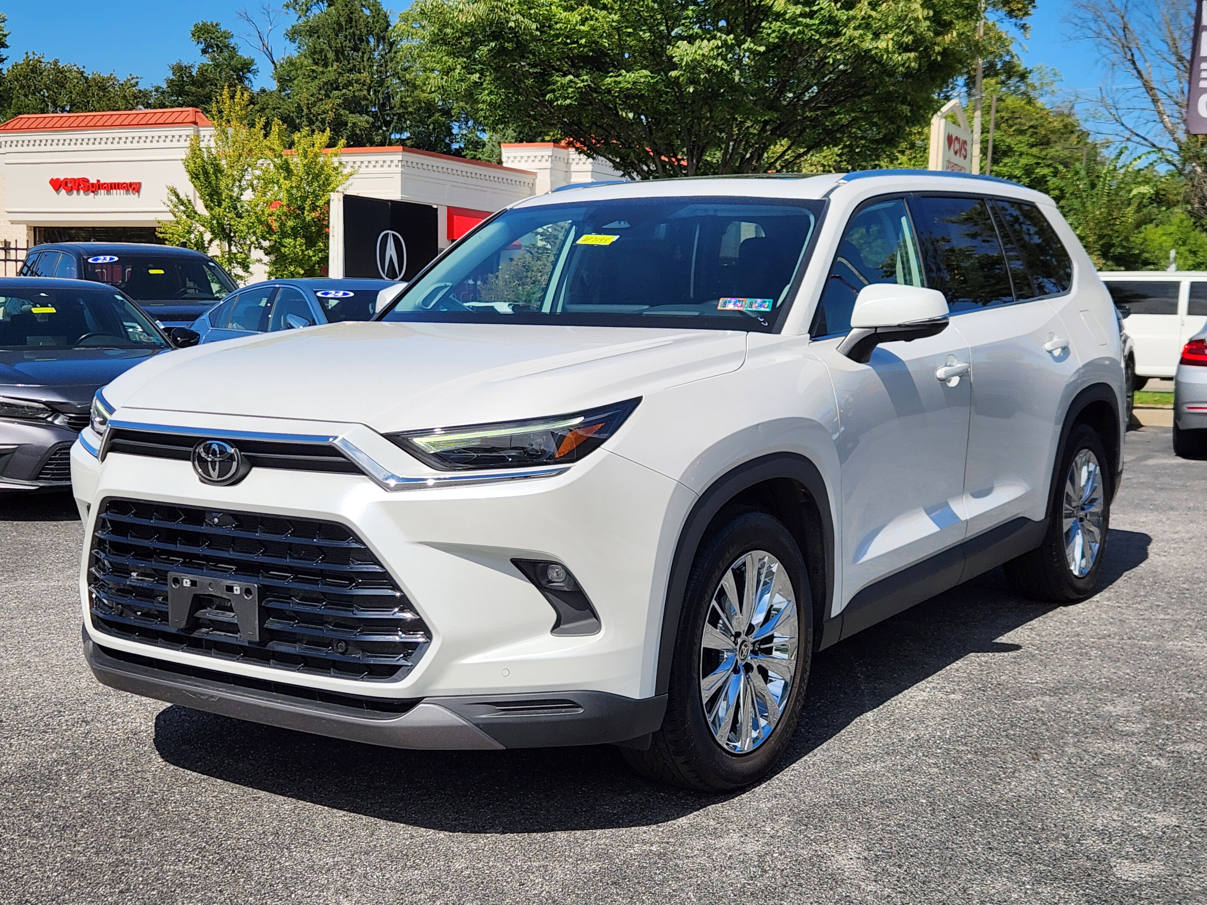 Used 2024 Toyota Grand Highlander AWD image 2