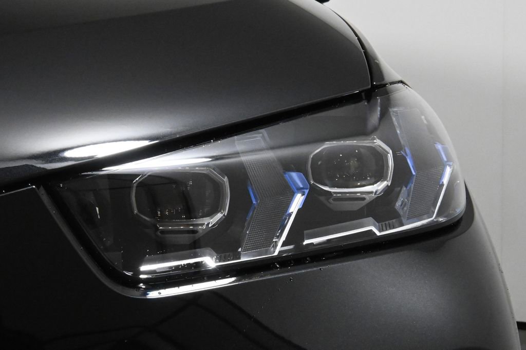 Used 2026 BMW X5 xDrive40i w/ M Sport Package image 11