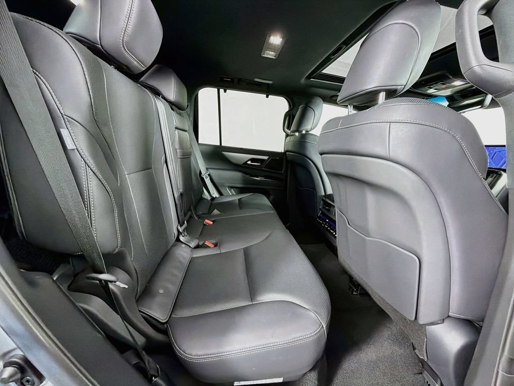 Used 2023 Lexus LX 600 F Sport w/ Accessory Package (Z1) AWD/4WD image 30