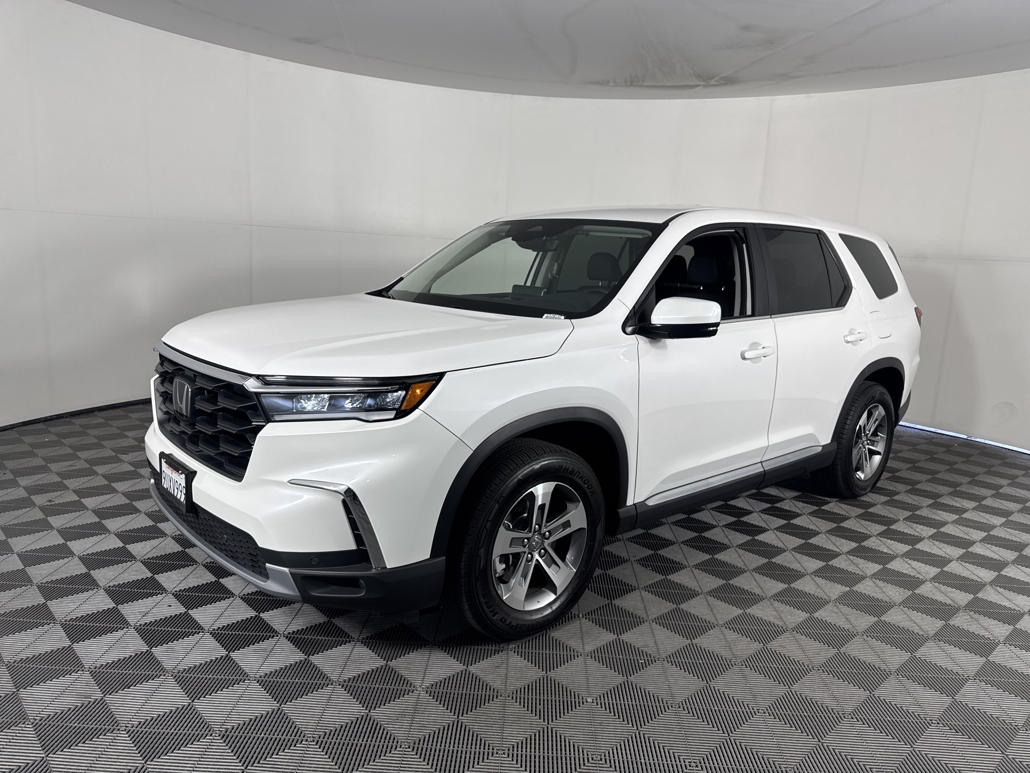 Certified 2025 Honda Pilot EX-L image 8