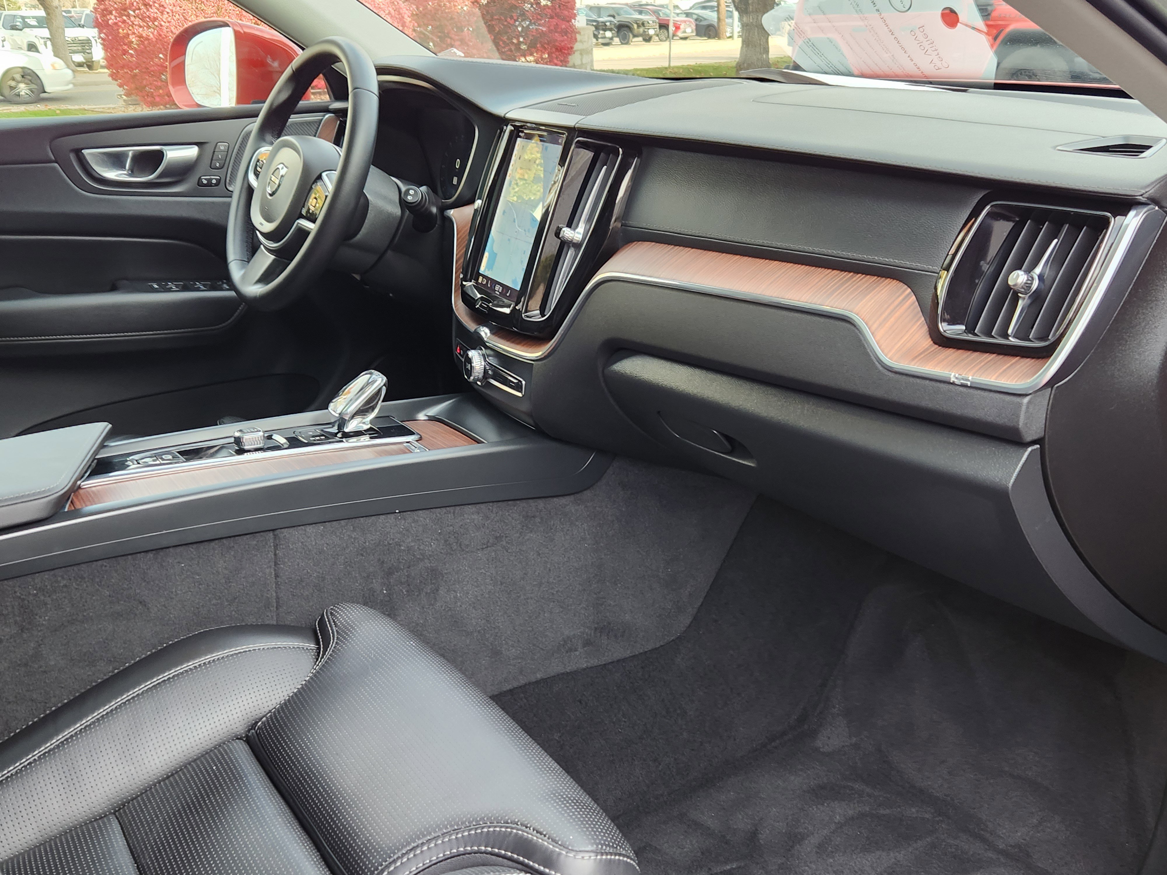 Certified 2023 Volvo XC60 B5 Ultimate image 14