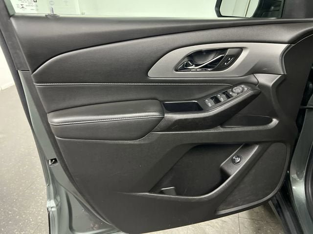 Certified 2023 Chevrolet Traverse LT FWD image 21