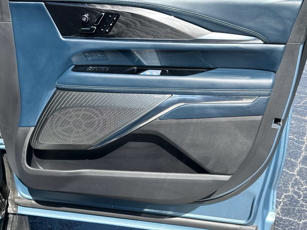 Certified 2025 Cadillac Escalade IQ Sport 2 AWD/4WD image 14