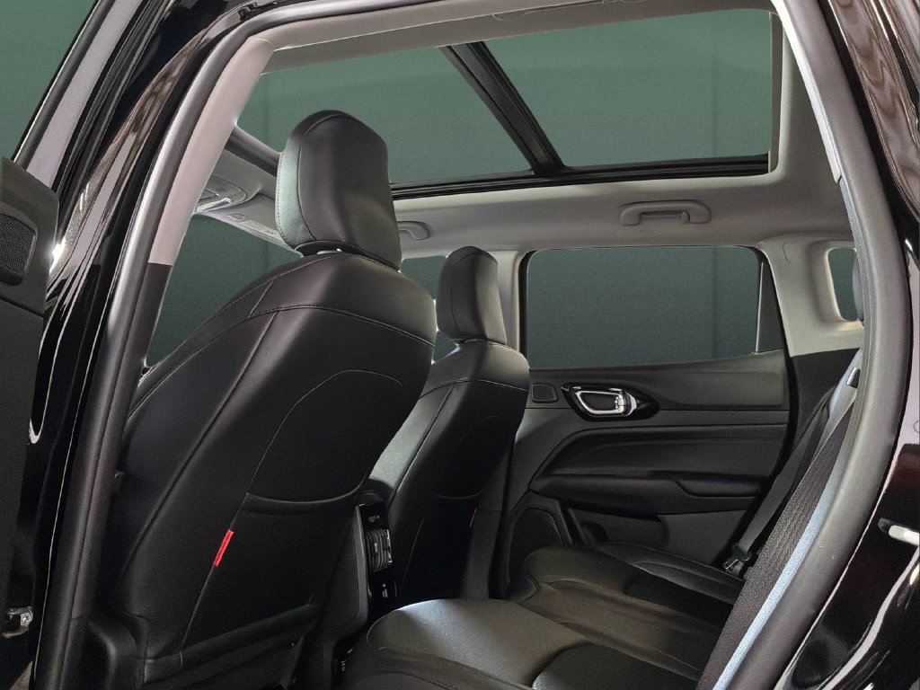 Certified 2022 Jeep Compass Trailhawk w/ Sun and Sound Group AWD/4WD image 19