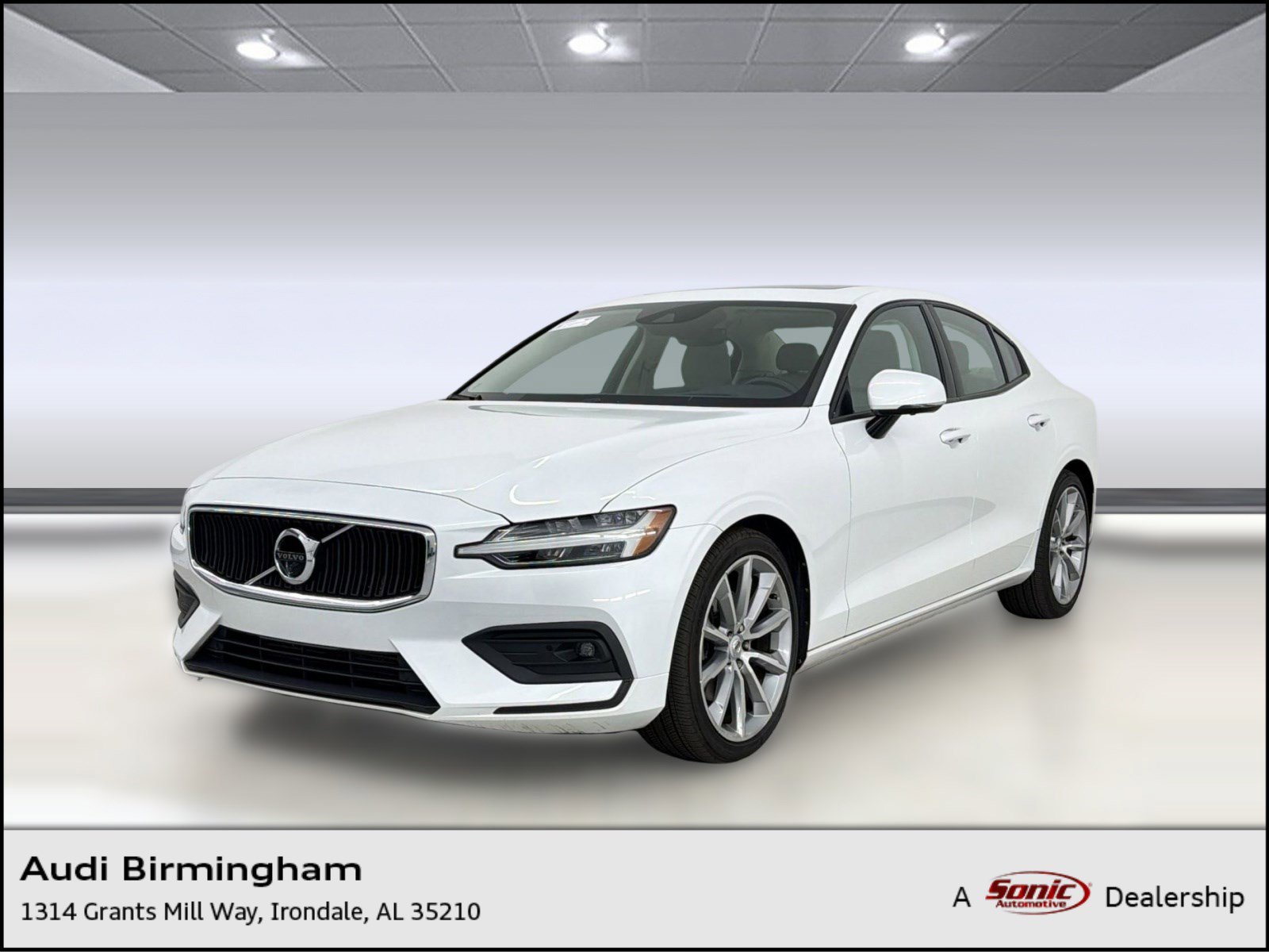 Used 2021 Volvo S60 T5 Momentum w/ Advanced Package image 1
