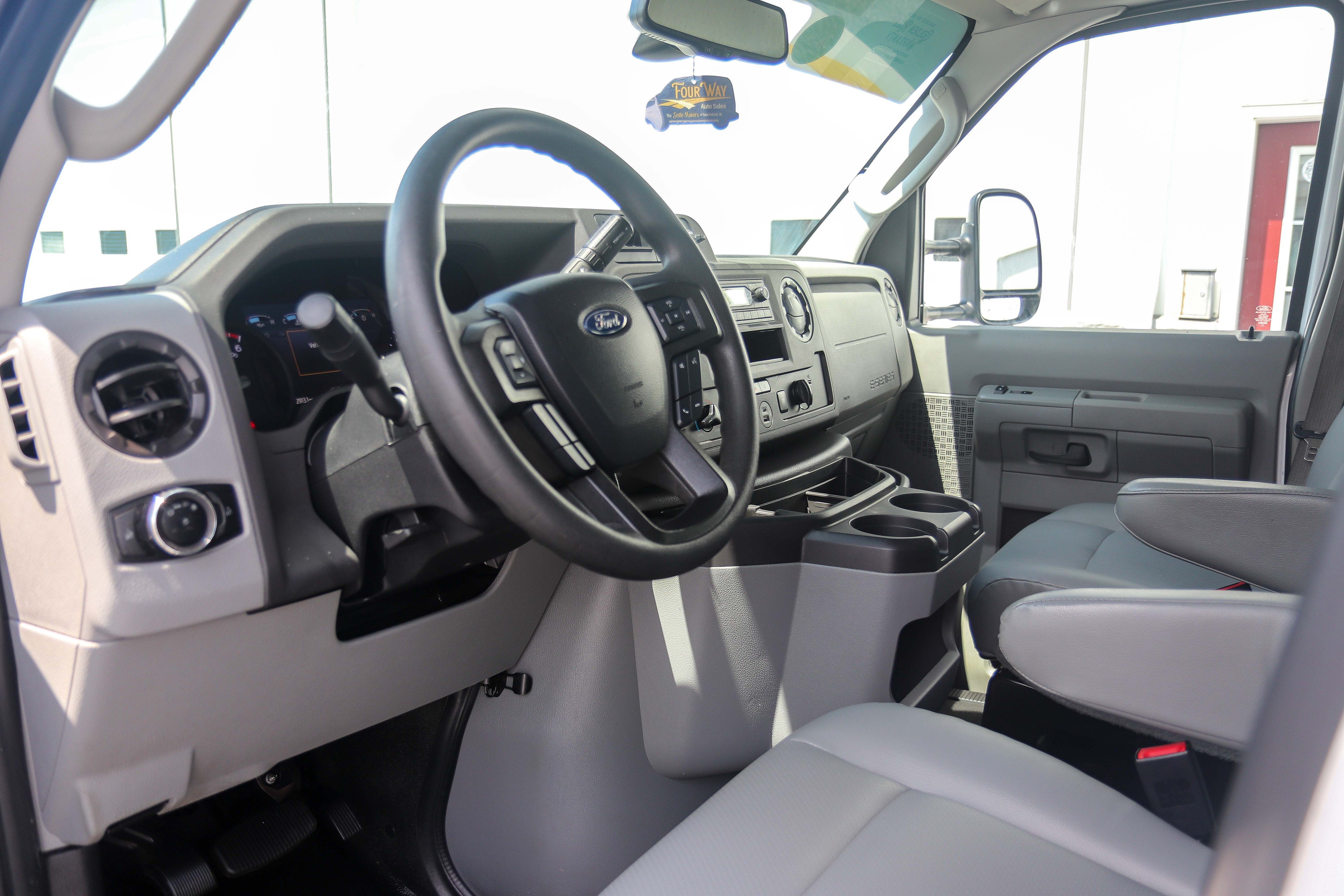 Used 2024 Ford E-450 and Econoline 450 Super Duty w/ Driver's Safety Package RWD image 15
