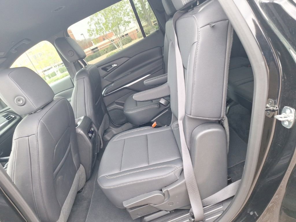 Used 2025 Chevrolet Traverse LT image 22