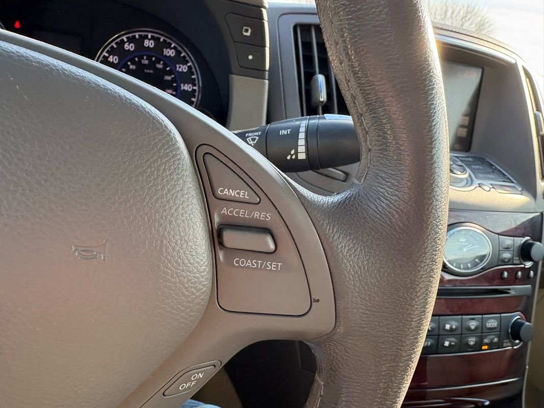 Used 2014 INFINITI Q60 Convertible w/ Premium Package image 22