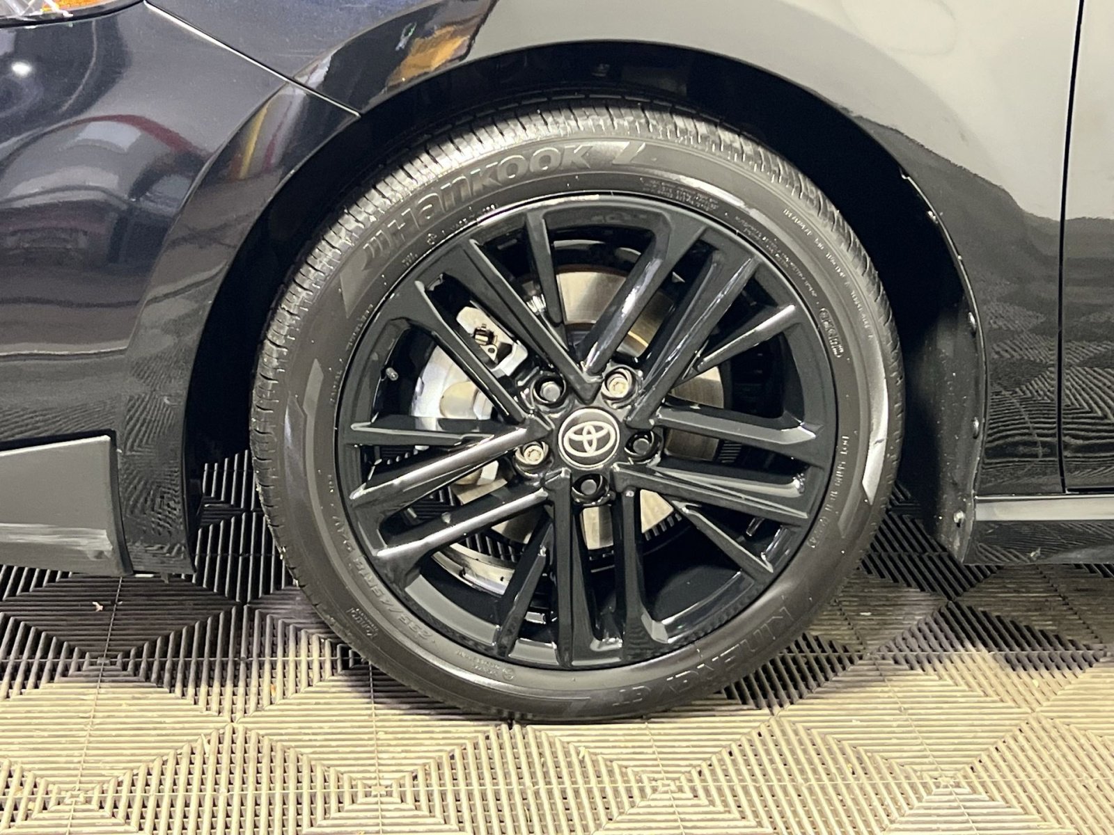 Used 2025 Toyota Camry SE image 12