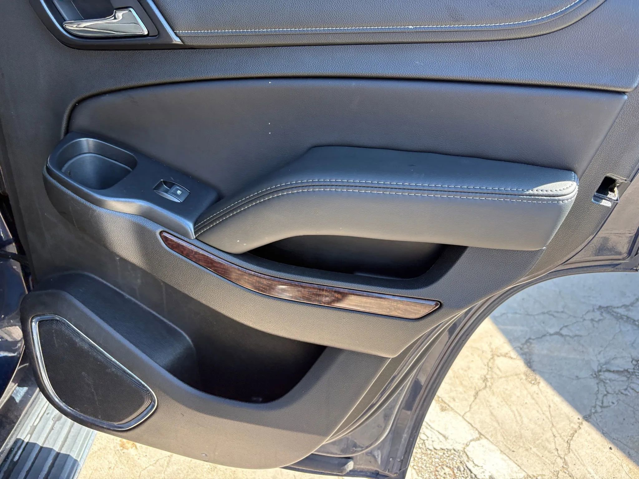 Used 2018 GMC Yukon SLT w/ Open Road Package image 16