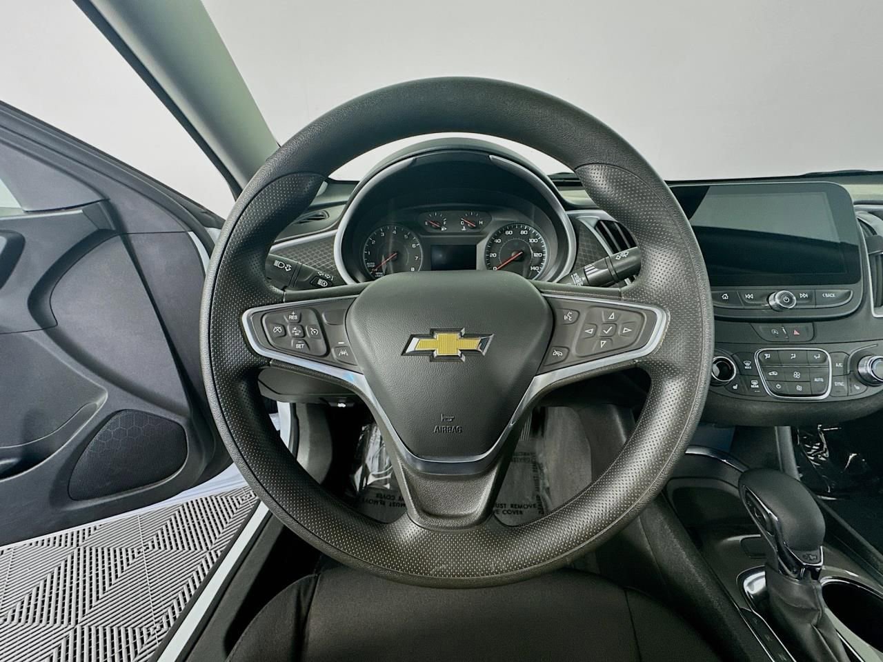 Used 2023 Chevrolet Malibu LT image 34