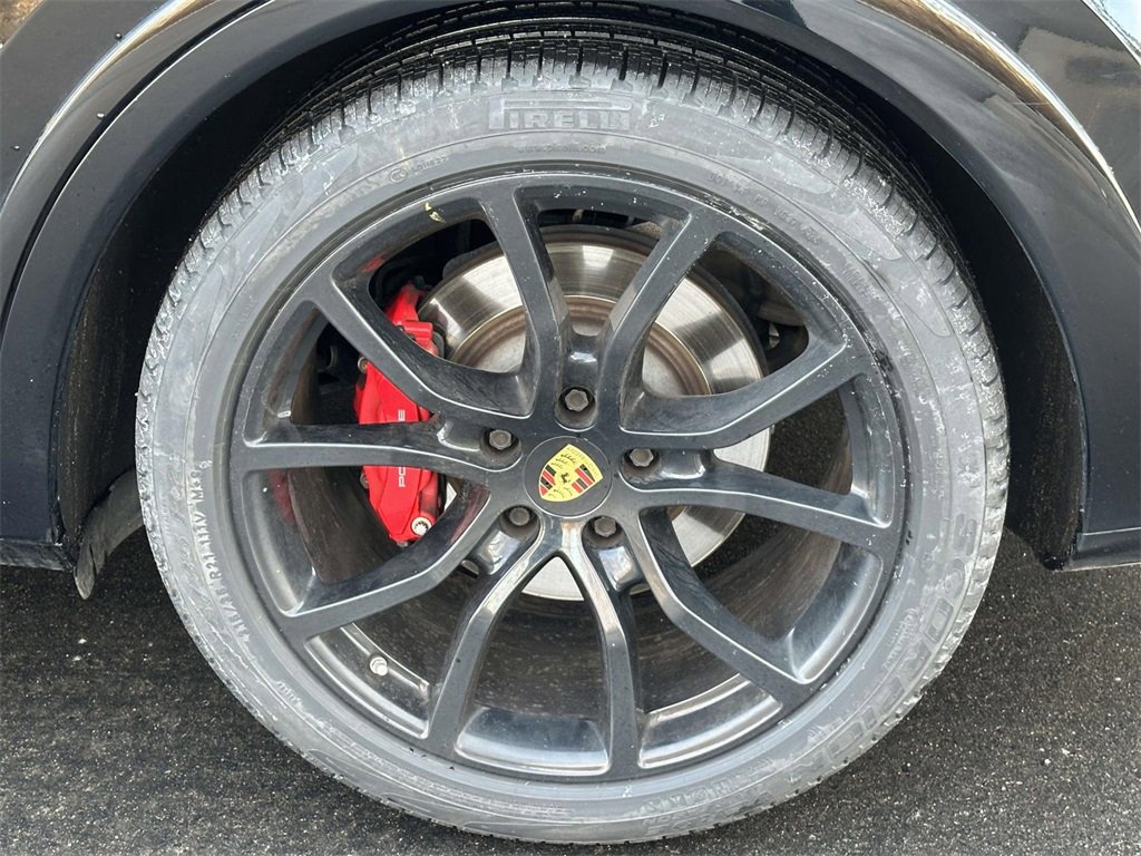 Used 2022 Porsche Cayenne GTS image 8