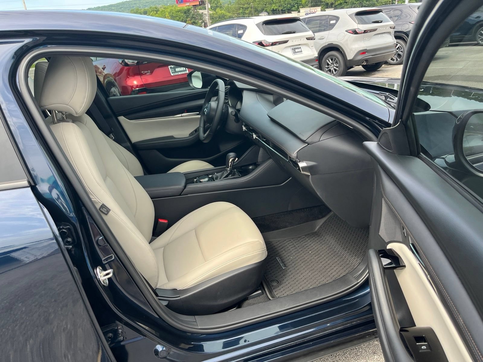 Certified 2025 MAZDA MAZDA3 s FWD image 35