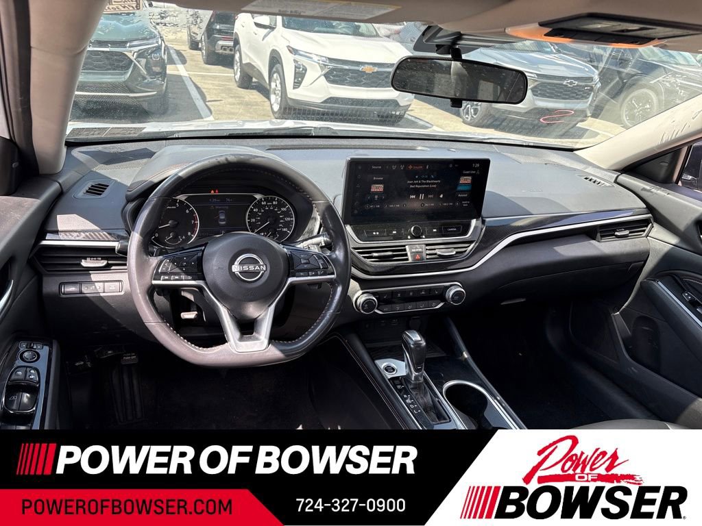 Used 2023 Nissan Altima 2.5 SR w/ SR Premium Package image 11