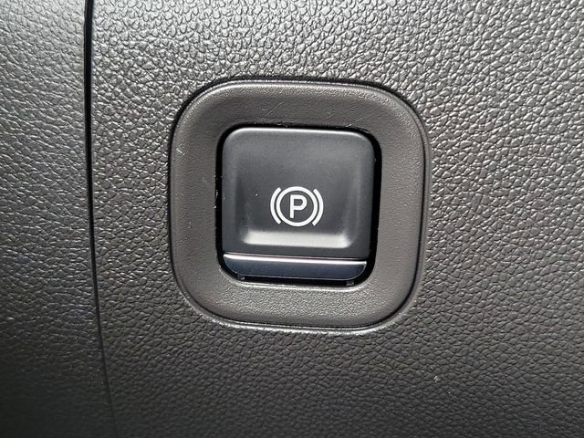 Certified 2025 Chevrolet Silverado 1500 W/T image 18