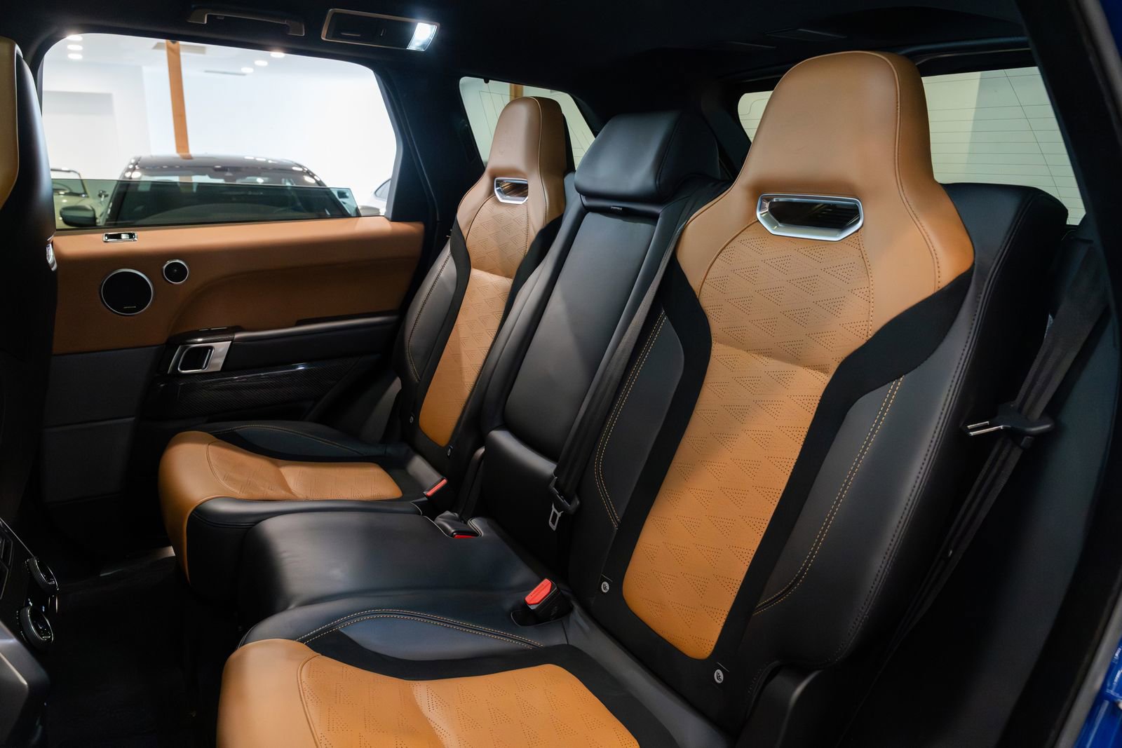 Used 2018 Land Rover Range Rover Sport SVR AWD/4WD image 23