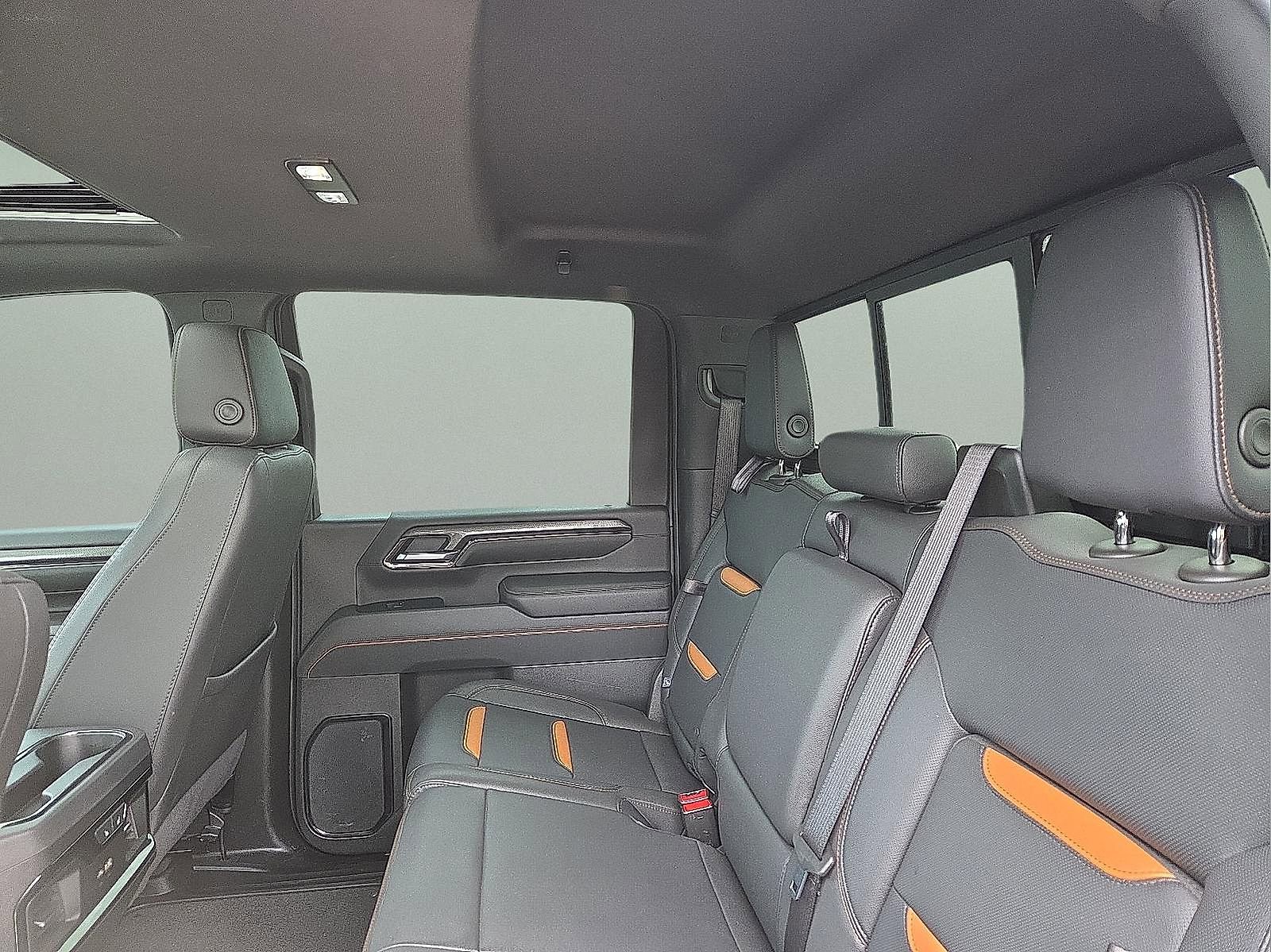 Used 2025 GMC Sierra 2500 AT4 w/ AT4 Premium Plus Package AWD/4WD image 10
