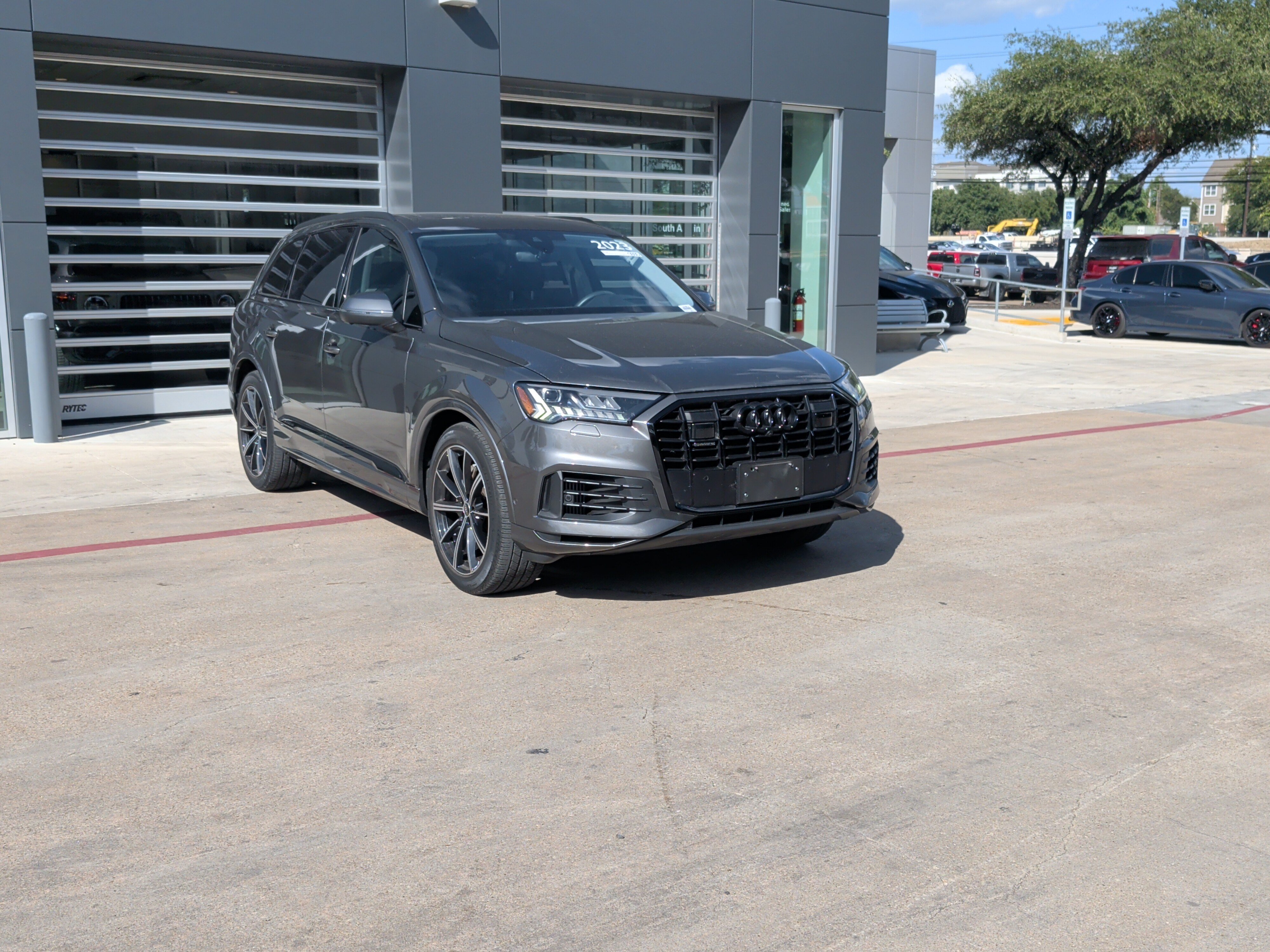 Certified 2023 Audi Q7 3.0T Prestige AWD/4WD image 2
