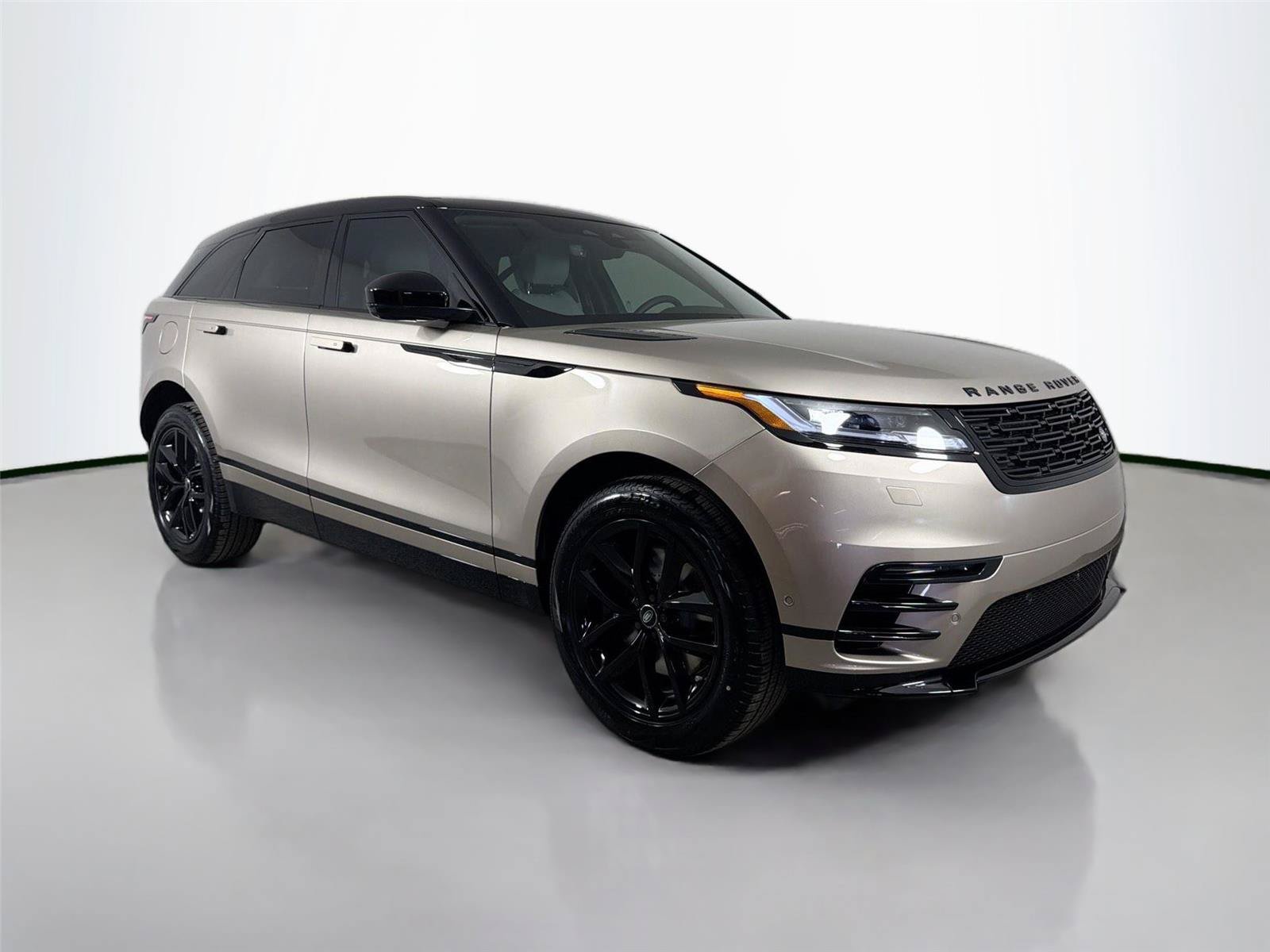 New 2026 Land Rover Range Rover Velar Dynamic SE AWD/4WD image 3
