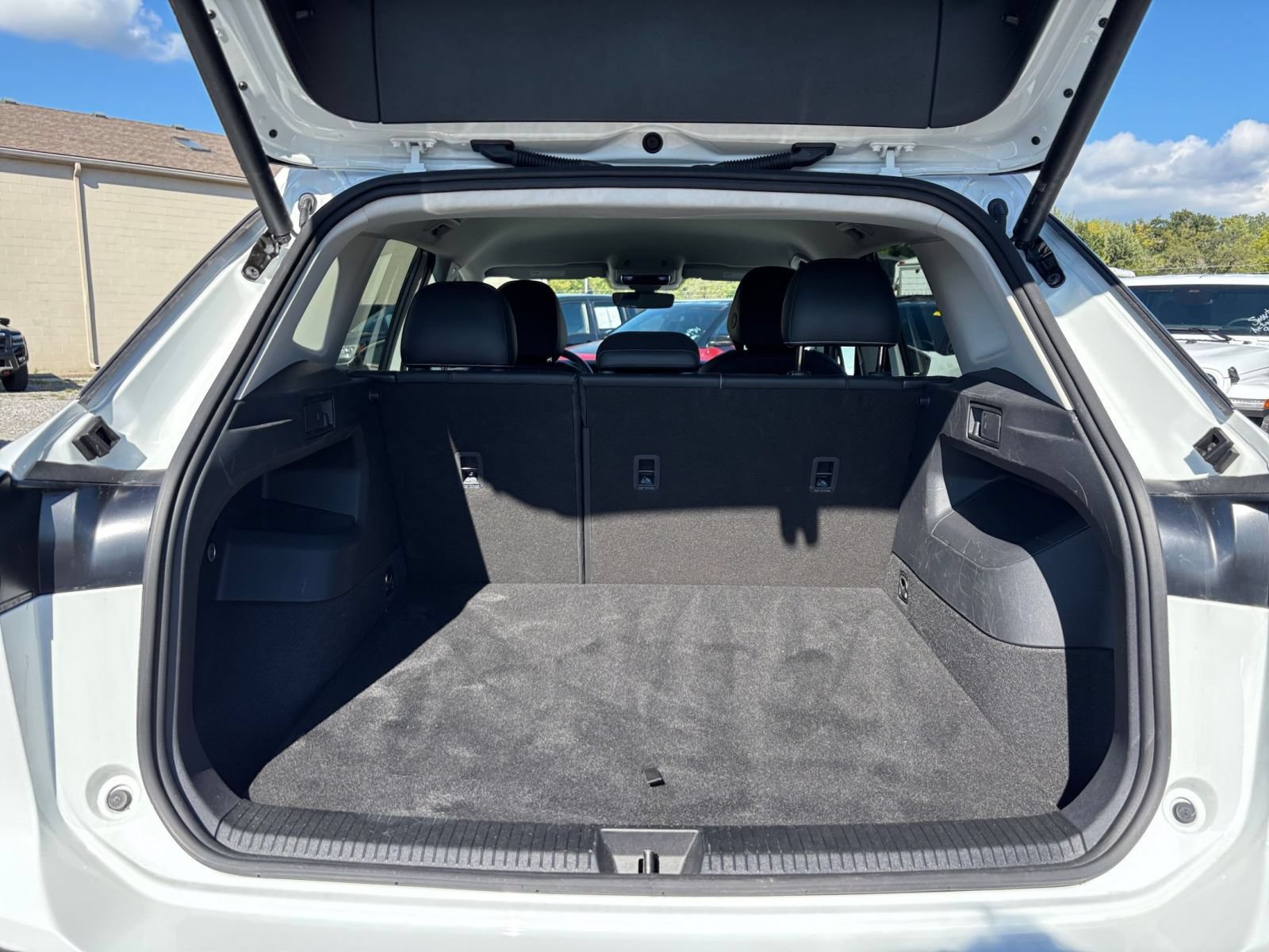Used 2026 Volkswagen Tiguan SE AWD/4WD image 33