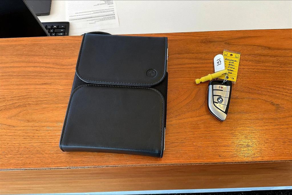 Used 2018 BMW 540i xDrive 540i xDrive image 35