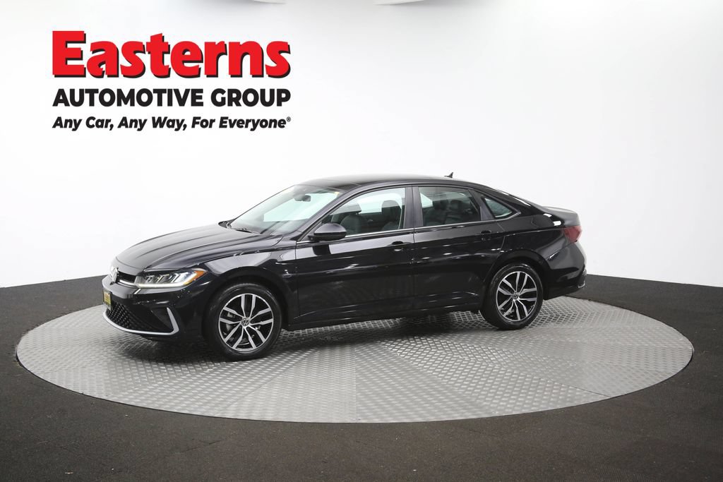 Used 2025 Volkswagen Jetta SE FWD image 58