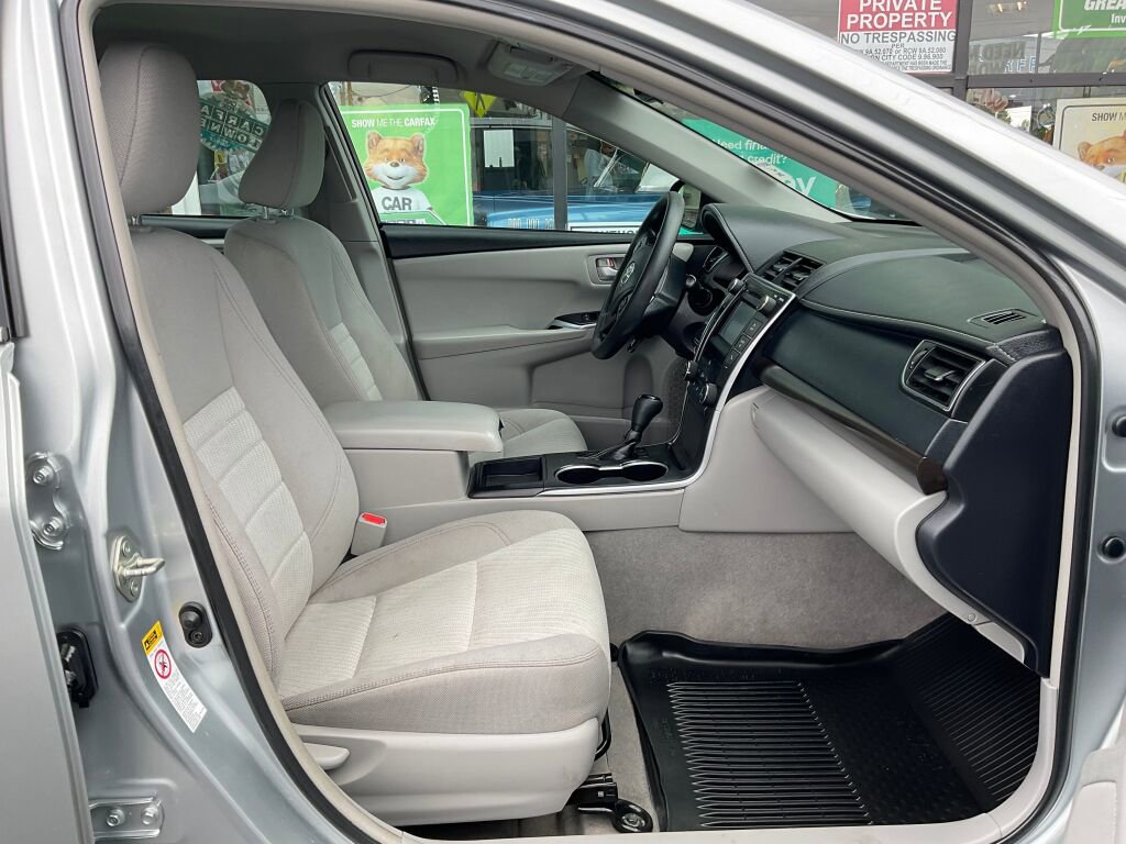 Used 2017 Toyota Camry LE image 18
