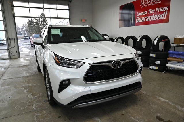Used 2022 Toyota Highlander Platinum image 3