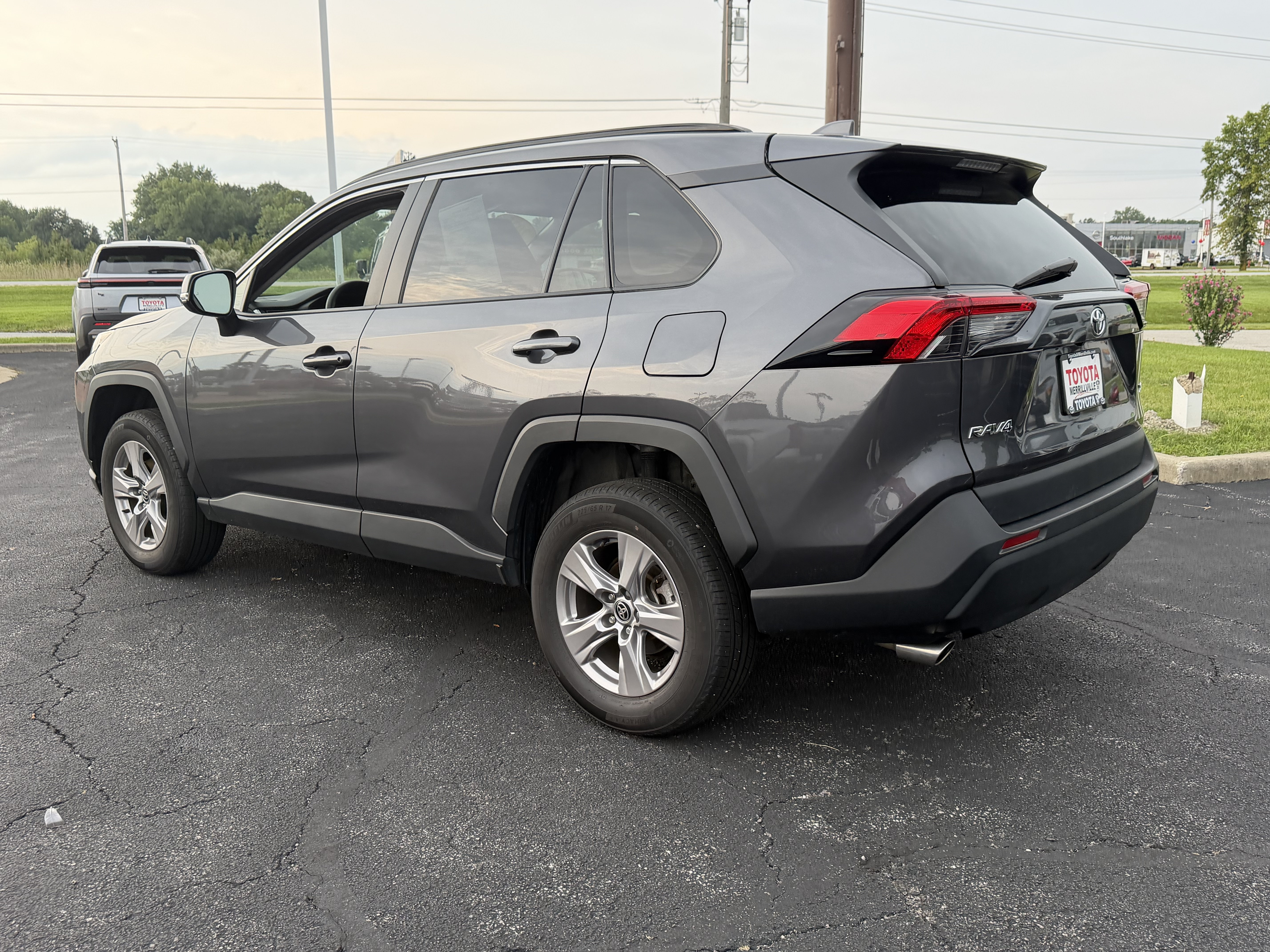 Used 2025 Toyota RAV4 XLE FWD image 7