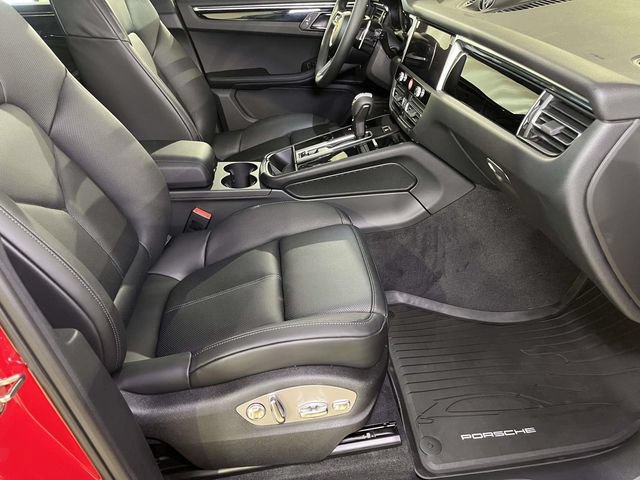 New 2026 Porsche Macan AWD/4WD image 24