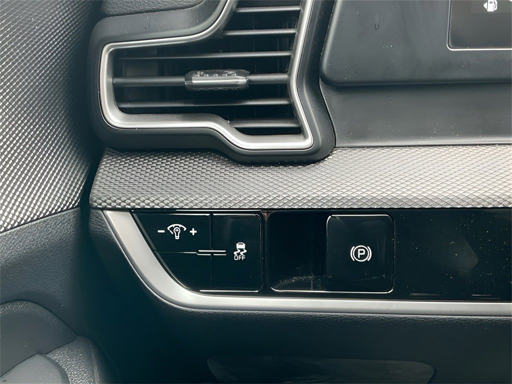 Used 2024 Kia Sportage LX image 27