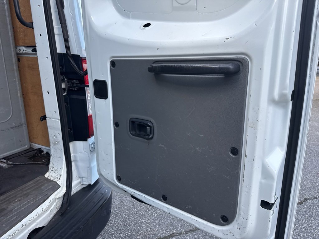 Used 2018 Nissan NV 3500 SV image 26