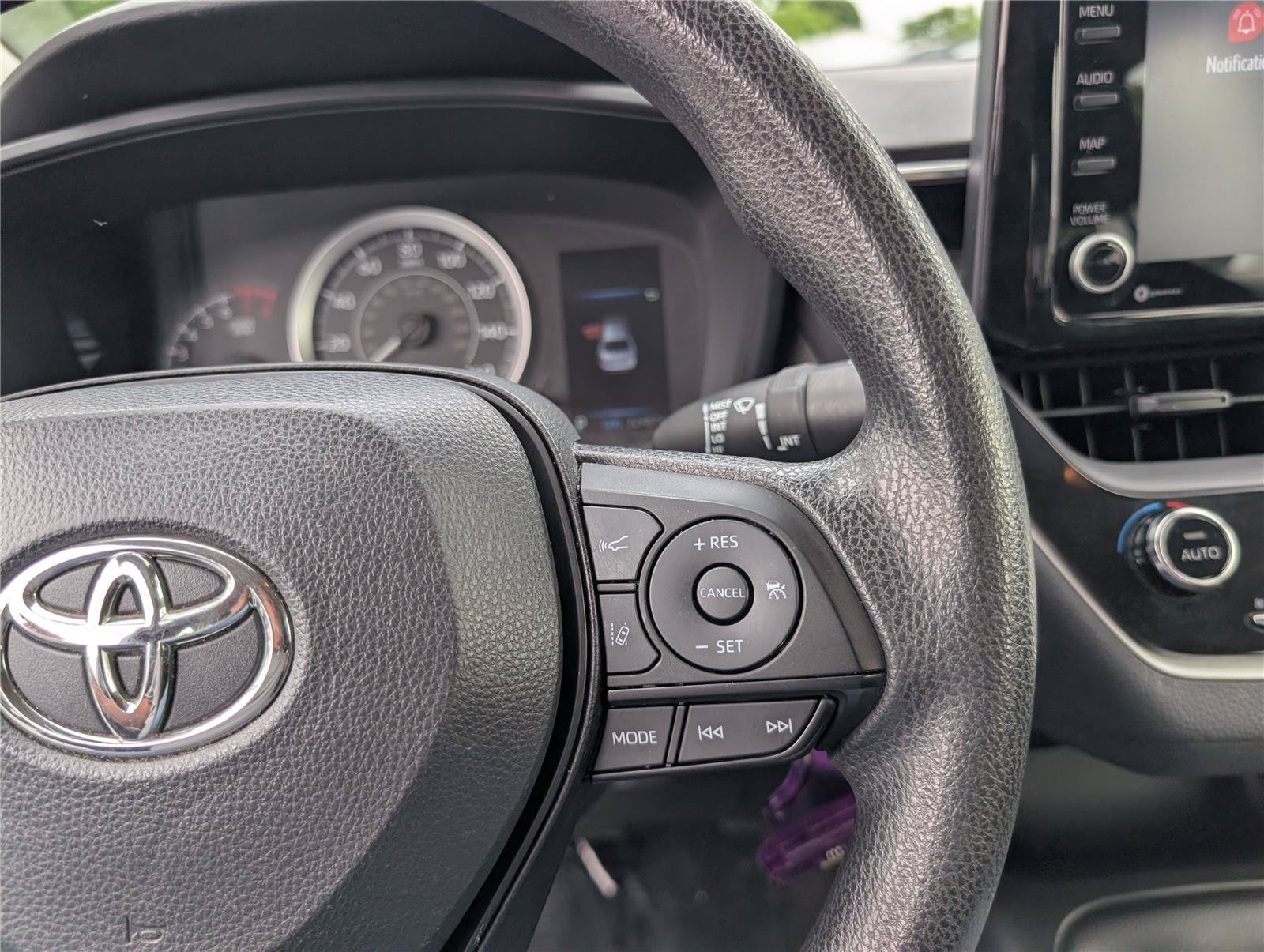 Used 2022 Toyota Corolla LE FWD image 20
