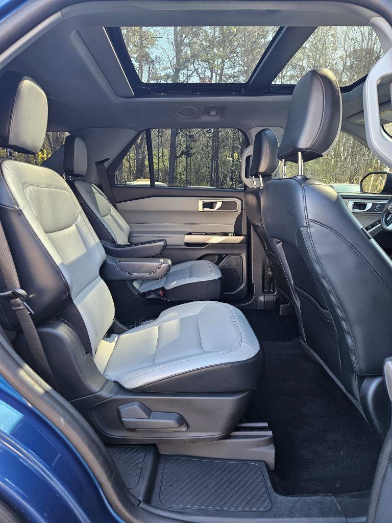 Used 2021 Ford Explorer XLT w/ Equipment Group 202A image 28