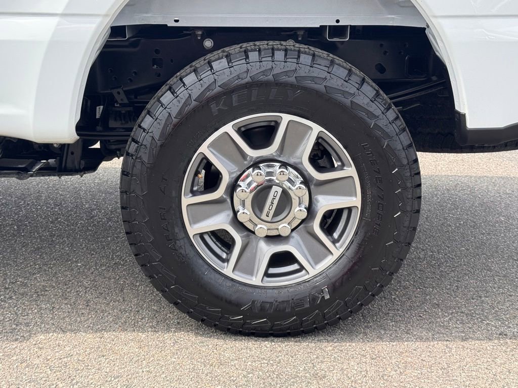 Certified 2023 Ford F250 Lariat w/ FX4 Off-Road Package image 14