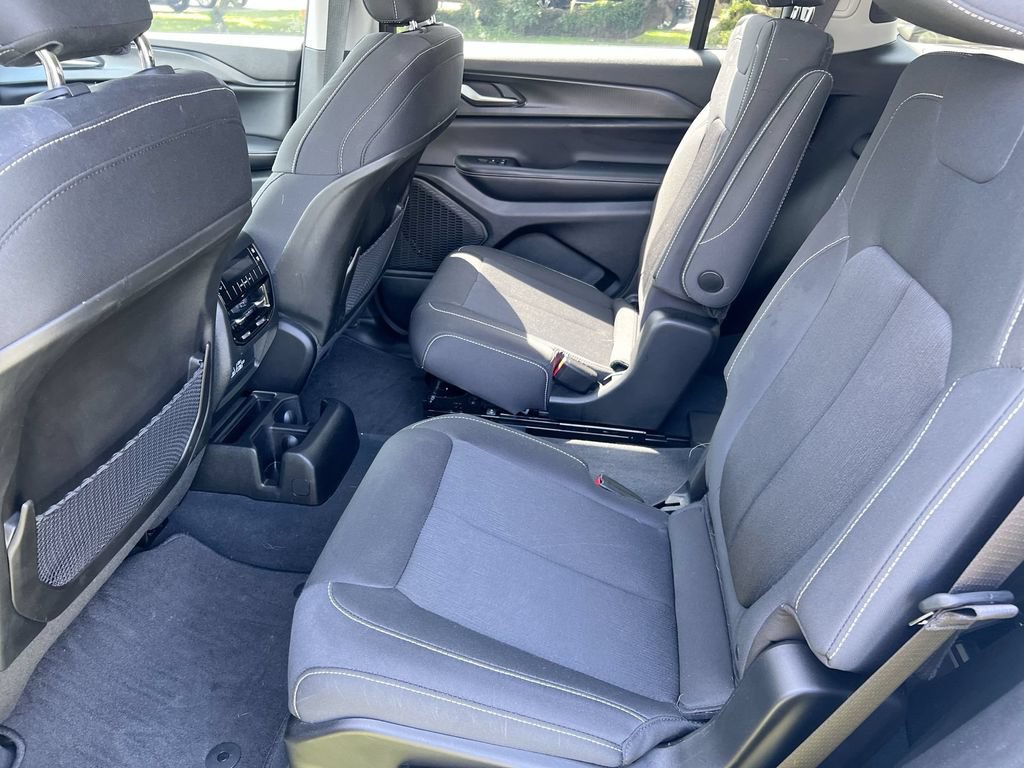 Used 2023 Jeep Grand Cherokee L Laredo RWD image 22