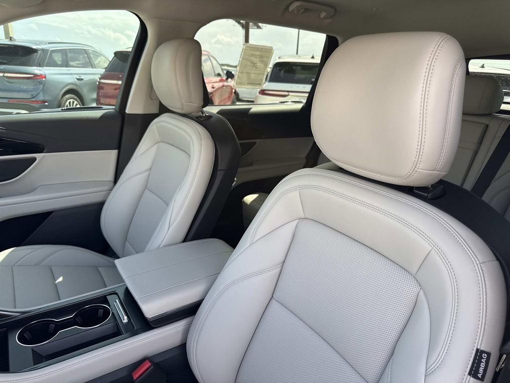 New 2026 Lincoln Nautilus Premier image 21