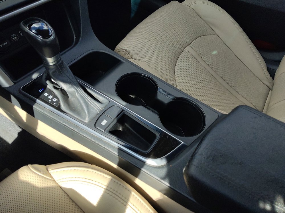 Used 2017 Hyundai Sonata Limited image 26