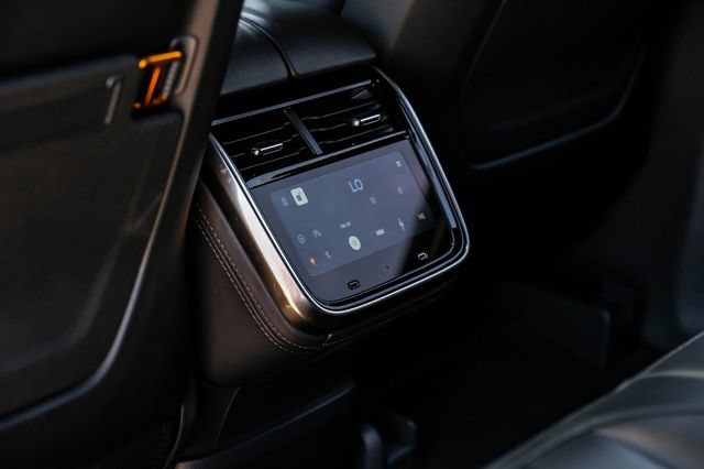 Used 2023 Rivian R1S Adventure AWD/4WD image 44