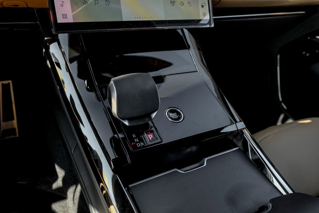 New 2025 Land Rover Range Rover Sport Dynamic SE image 14