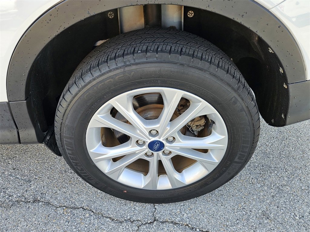 Used 2019 Ford Escape SE image 38