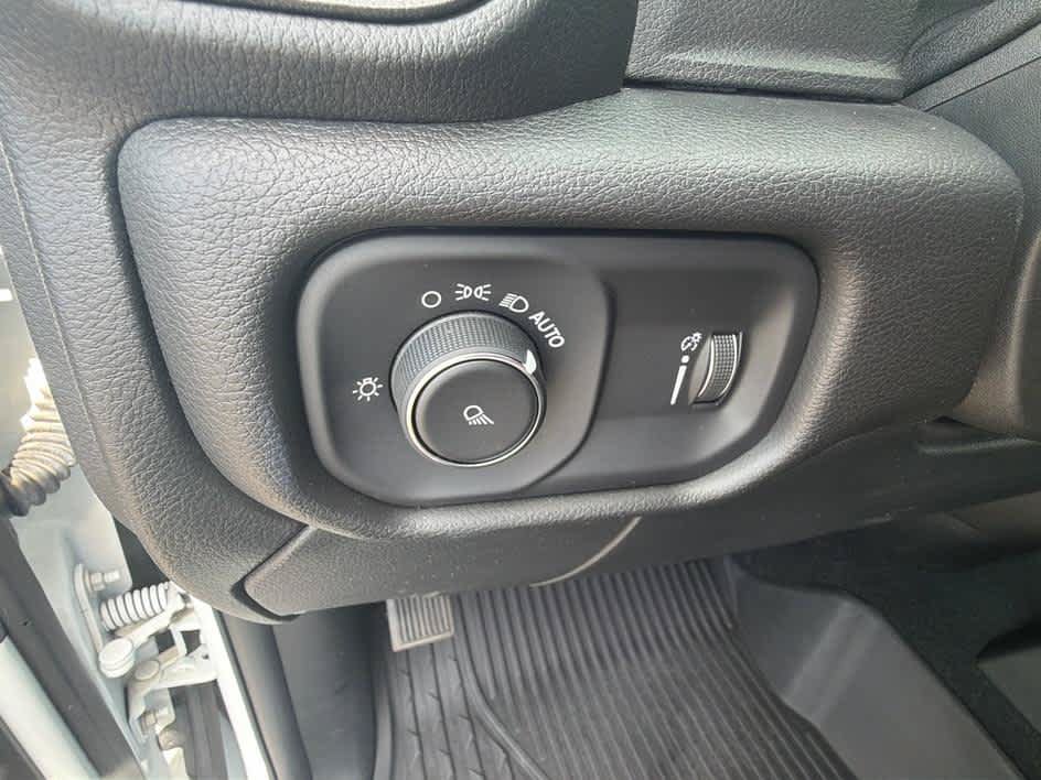 Used 2023 RAM 3500 Tradesman AWD/4WD image 16