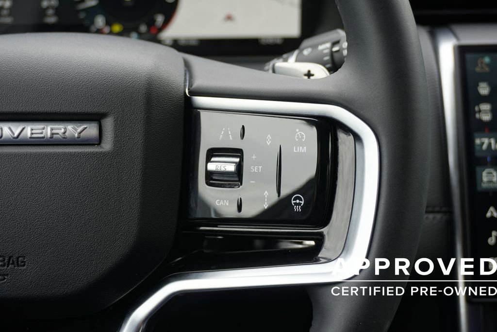 Used 2025 Land Rover Discovery Sport Dynamic SE image 13
