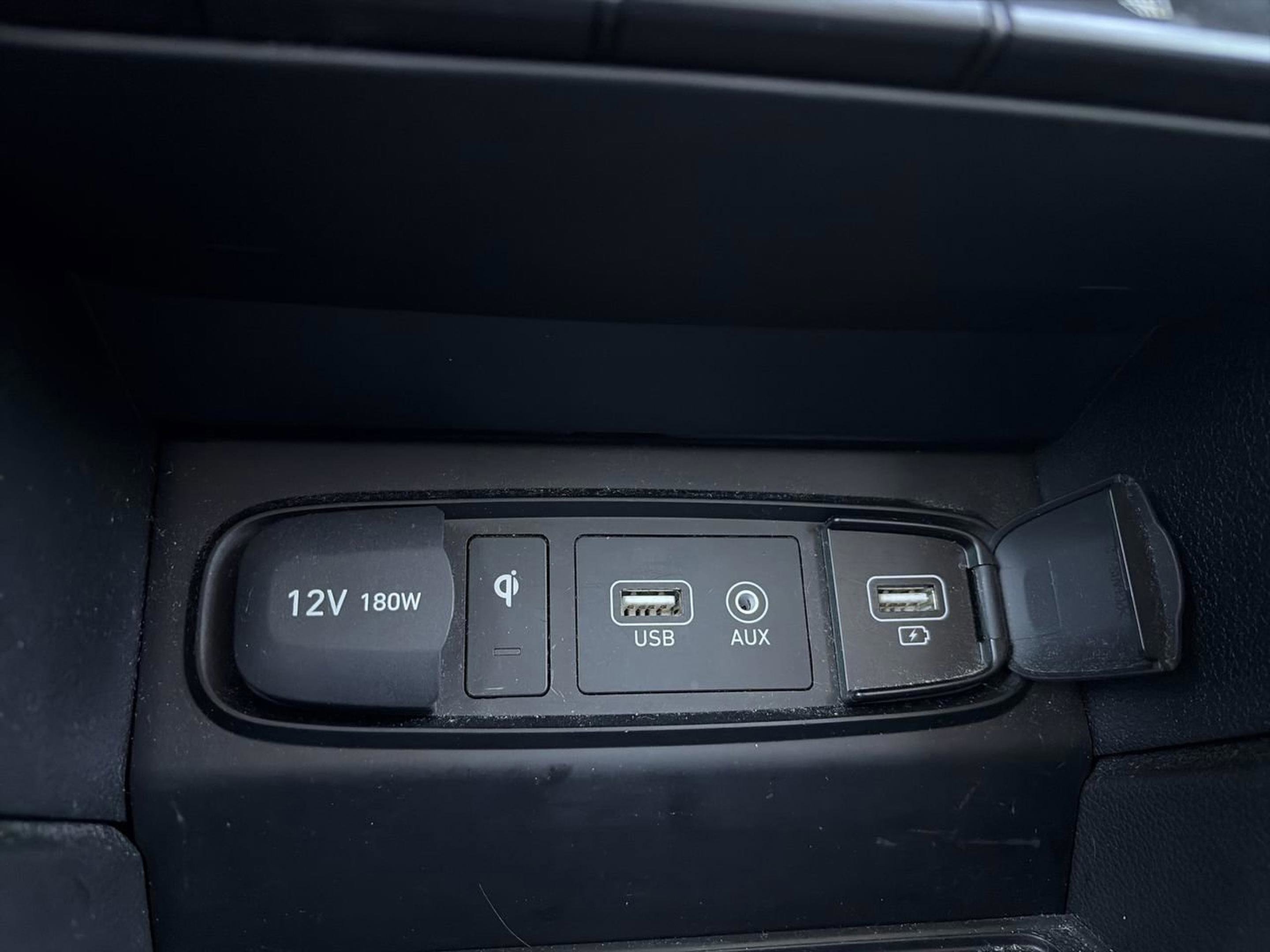 Used 2020 Hyundai Santa Fe SEL image 31